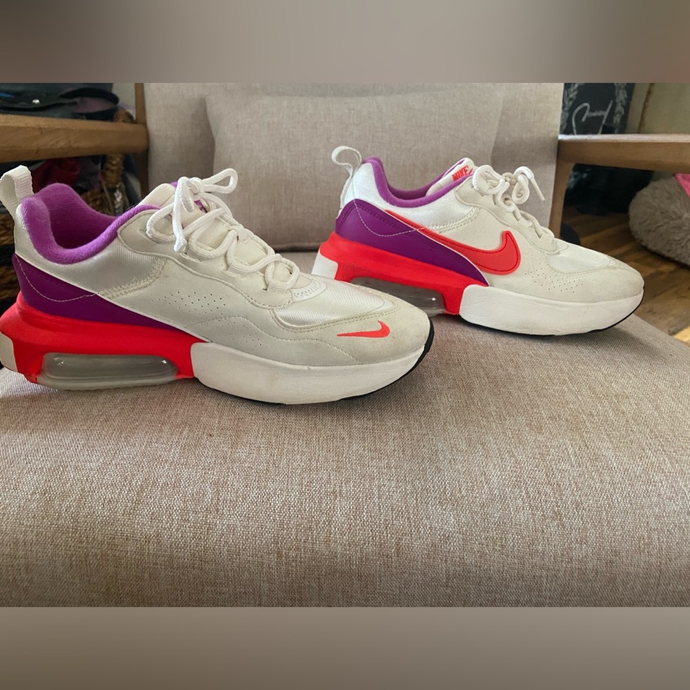 Nike Air Max Verona 7.5